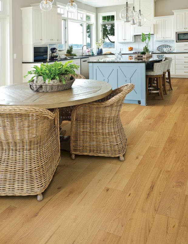 Gregor Oaks in Romano Oak