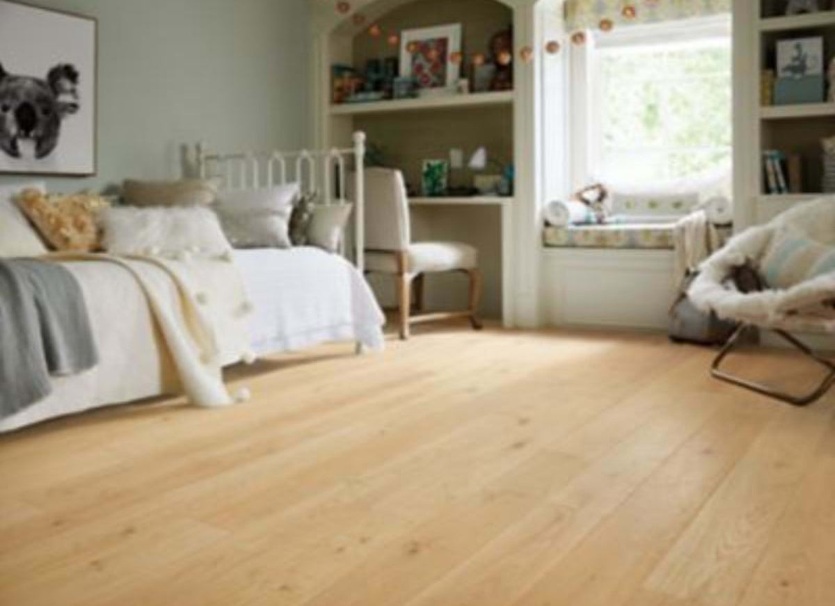 Collington in Champagne Oak