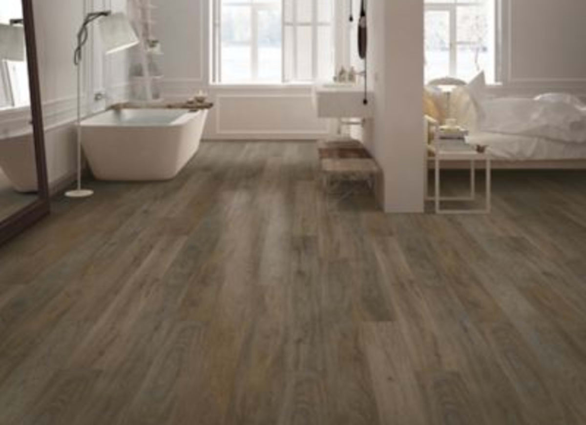 Lookout Trace in Worn Gray