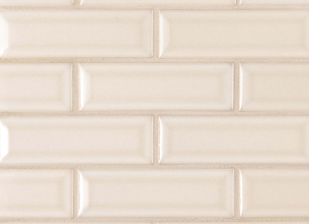 Highland Park in Antique White Beveled