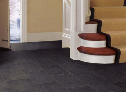 CushionStep Amador Medallion in Heirloom Gray 12'