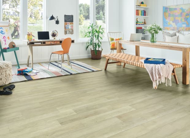 LifeSeal Classic Plus in Misty Creek 7.87" X 60" | Bruce