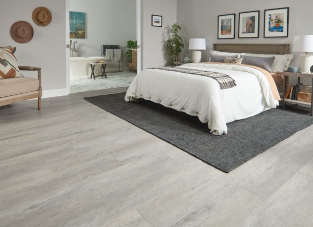 LifeSeal Reserve in Cloudiness Gray 9.1" X 60" | Bruce
