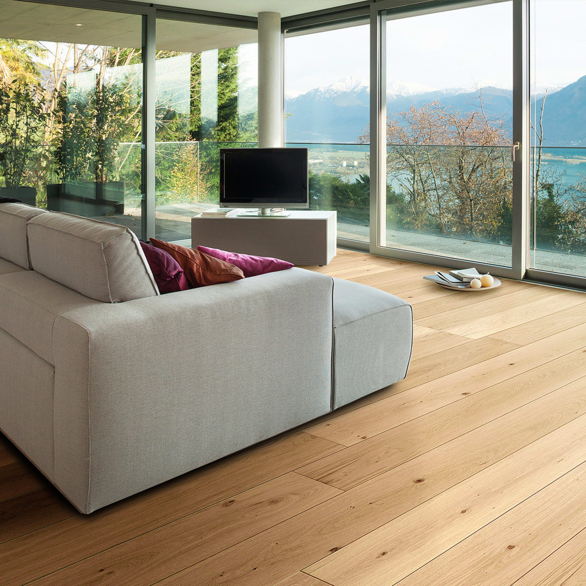 McMillan Canada Original in Diva Hardwood