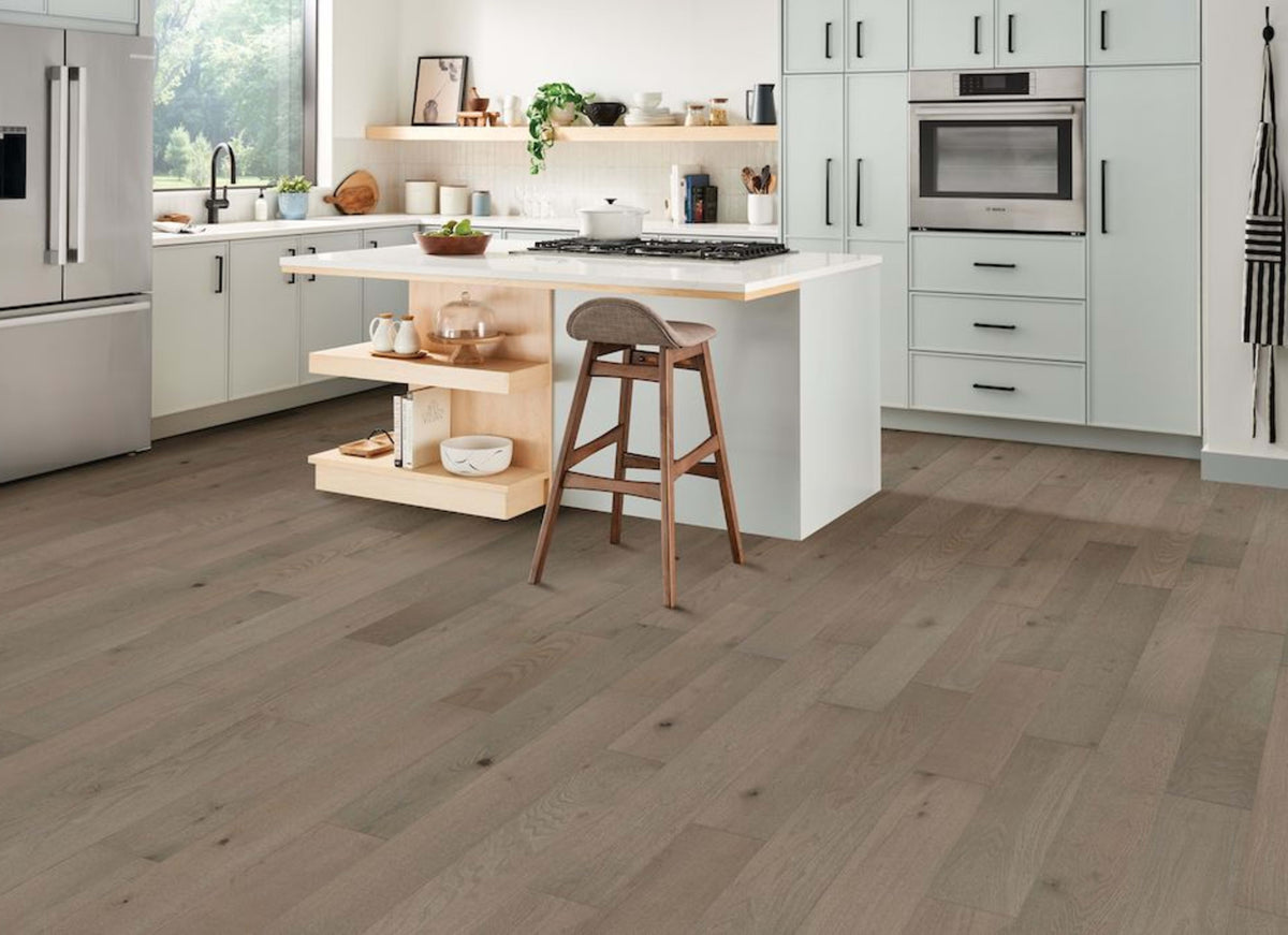 Woodland Traditionalist Red Oak Engineered in Untamed Beauty 6.5"