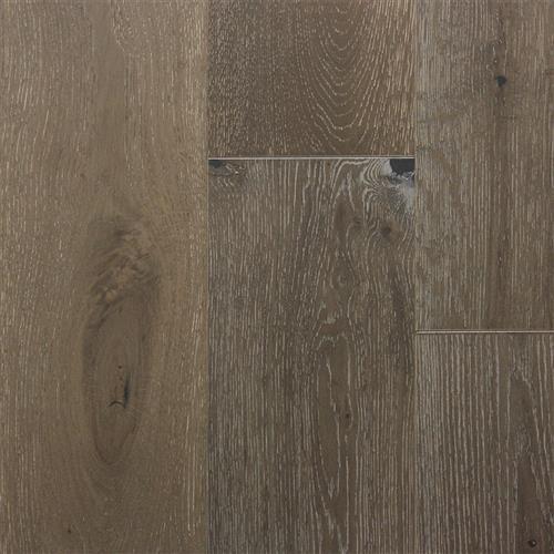 Escalera in Belgian Hardwood