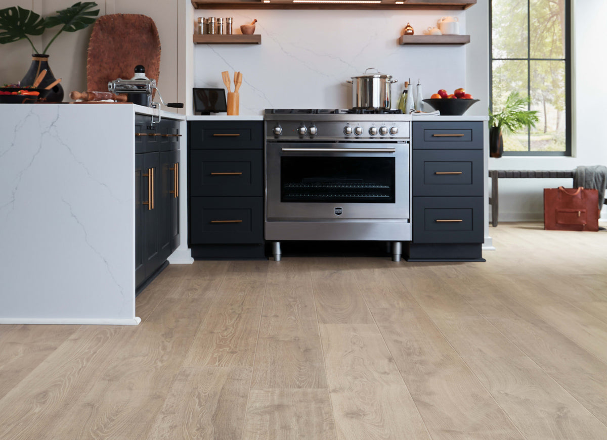 Chateau Leon in French Smoke Oak