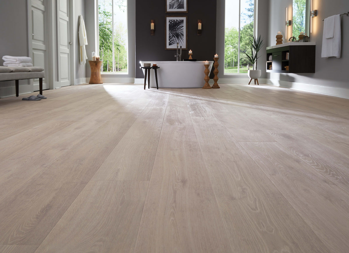 Chateau Leon in Warm Cognac Oak