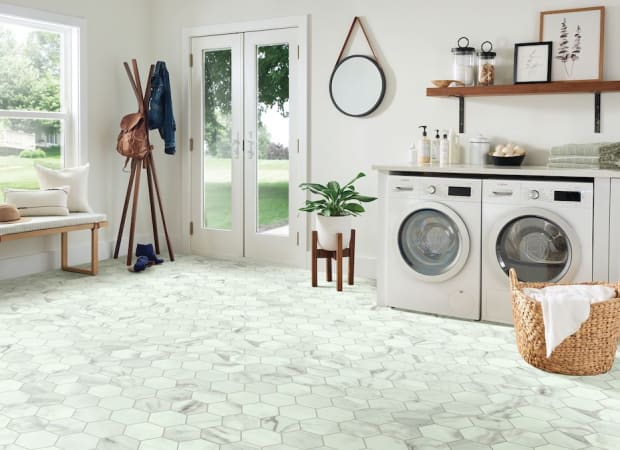 Modern Comfort Silver in Honeycomb White 12' | Bruce