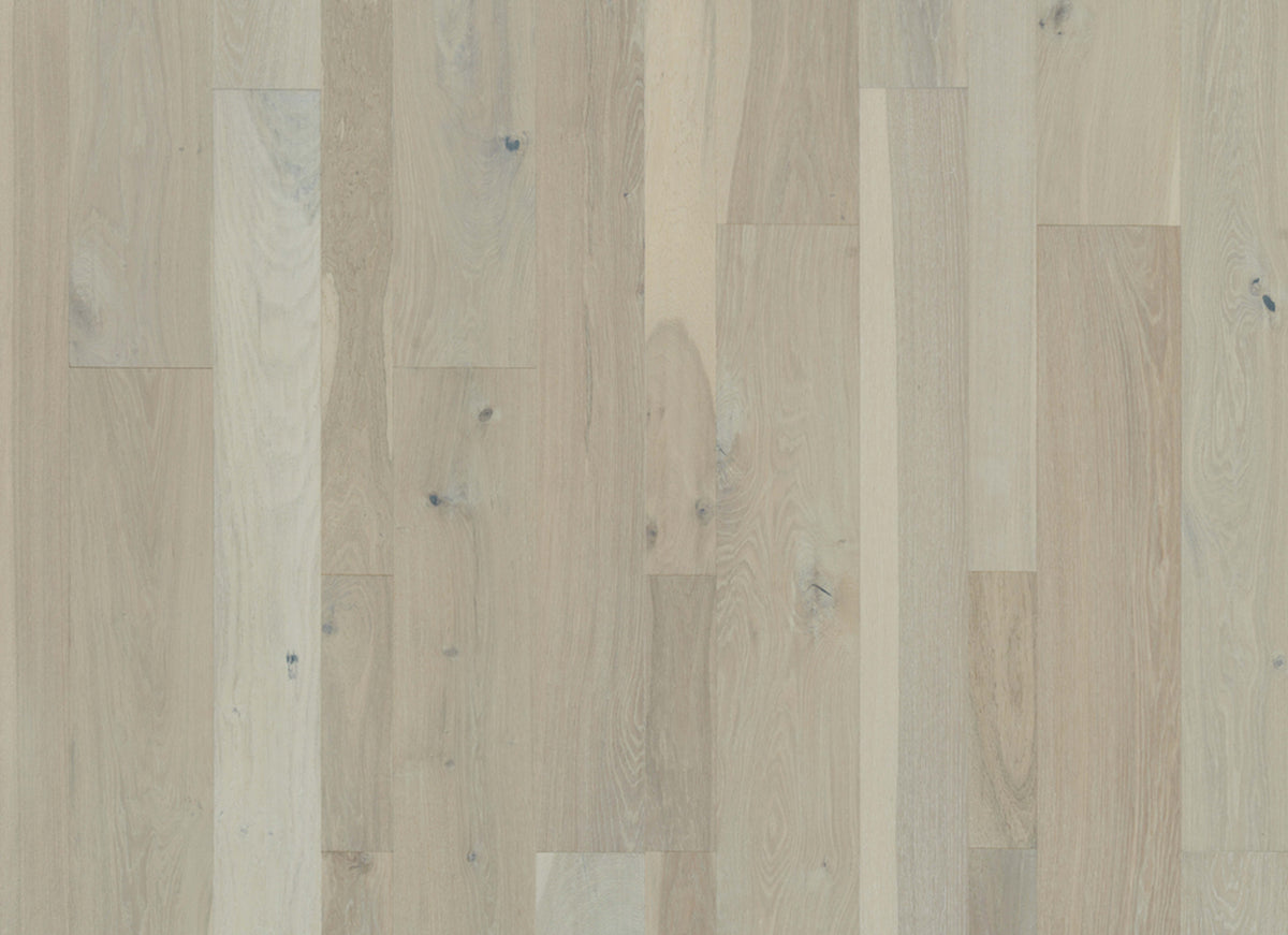 Monterey Hardwood in Villa