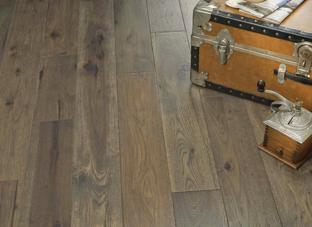 Novella in Hemingway Oak