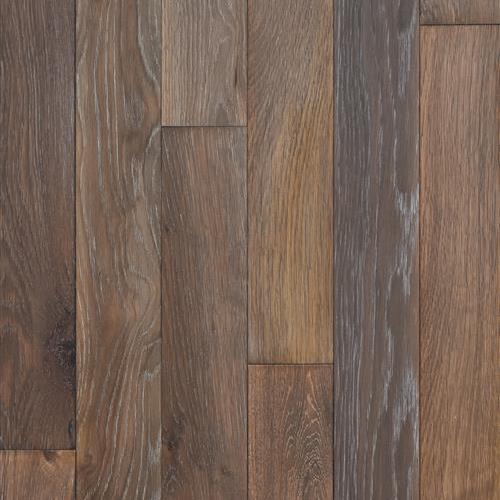 Studio Moderno in Fellini Hardwood