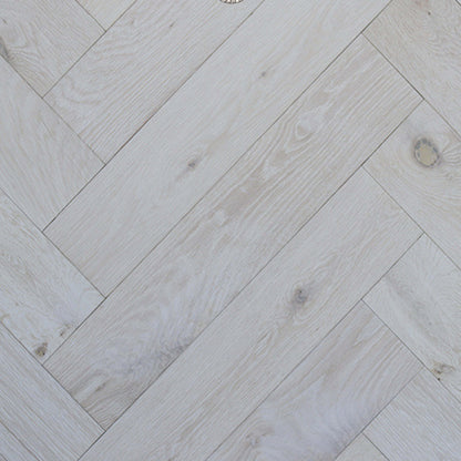 Herringbone Custom in Hr18100 Hardwood
