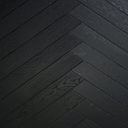 Riva Quartz in Black Hardwood