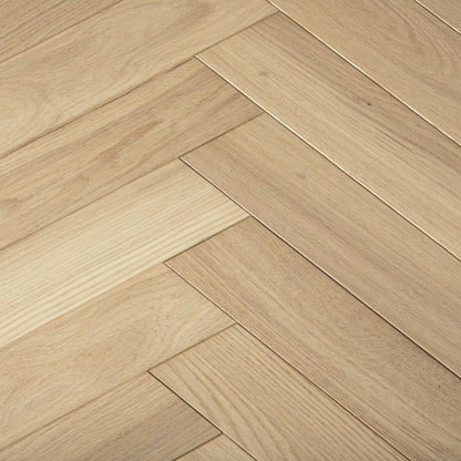 Riva Quartz in Crystal Hardwood