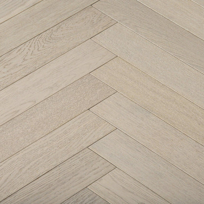 Riva Quartz in Pearl Hardwood