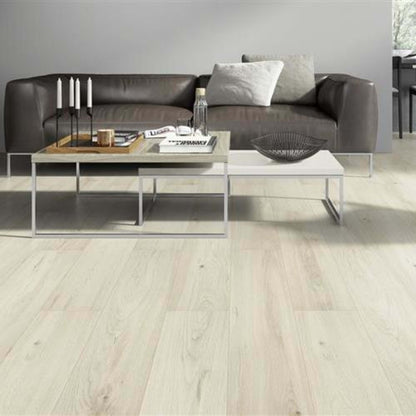Dynamic II in 52492 Light Nature Laminate