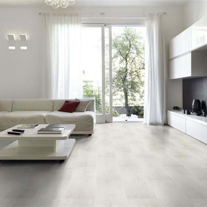 Dynamic II in 52526 Oak White Laminate