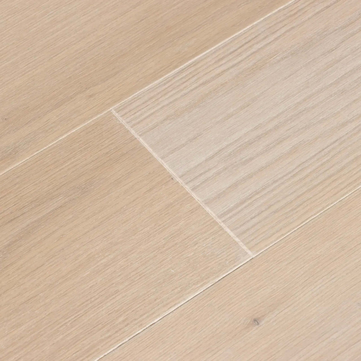 Whiskey & Wine in Monterey Wine Hardwood