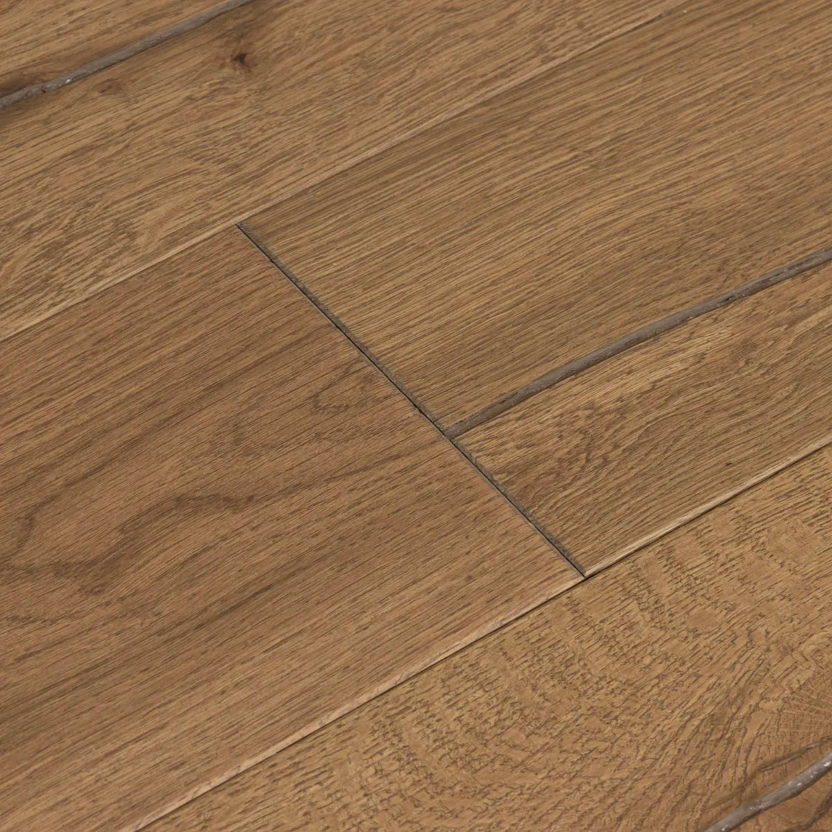 Whiskey & Wine in Spiced Whiskey Hardwood